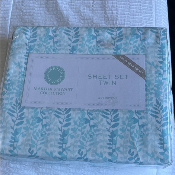 Martha Stewart Other - Martha Stewart Twin Sheet Set in Blue Leaf Pattern